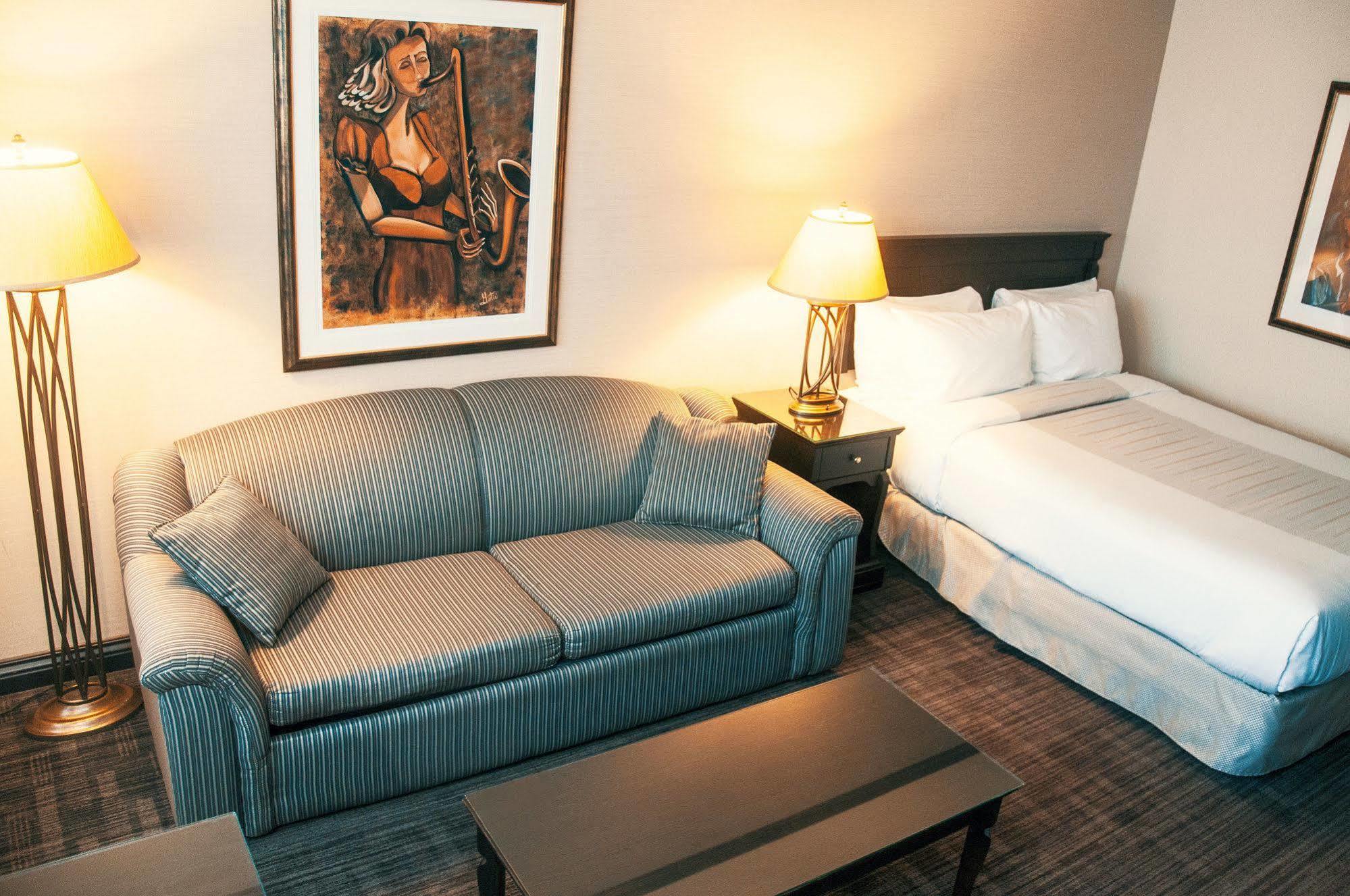 Hotel Le Montagnais Chicoutimi Kültér fotó