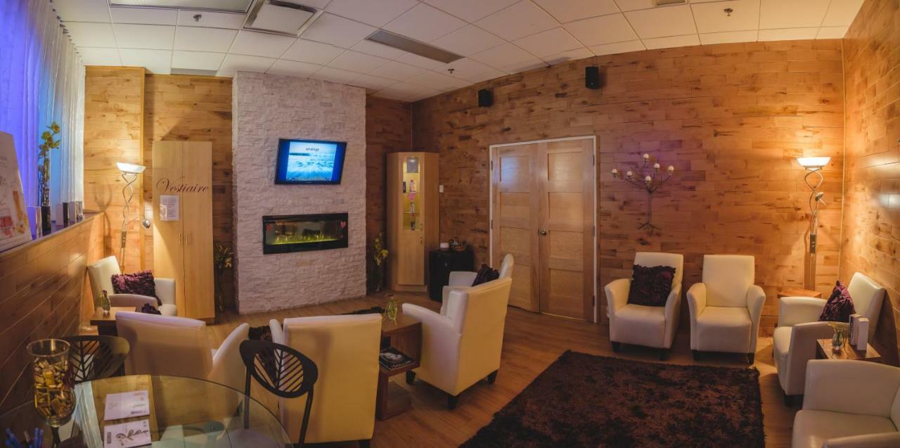 Hotel Le Montagnais Chicoutimi Kültér fotó