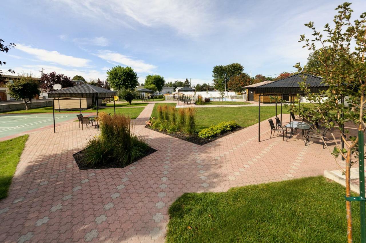 Hotel Le Montagnais Chicoutimi Kültér fotó