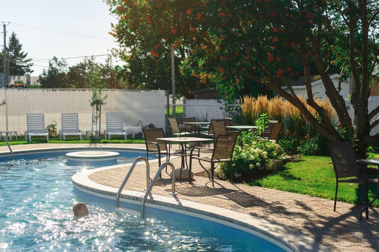 Hotel Le Montagnais Chicoutimi Kültér fotó